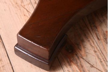 アンティーク家具　イギリスアンティーク　ウォールナット材のダイニングテーブル(オーバルテーブル)