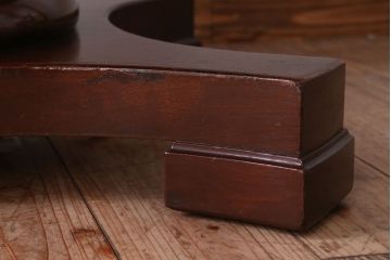 アンティーク家具　イギリスアンティーク　ウォールナット材のダイニングテーブル(オーバルテーブル)