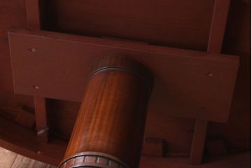 アンティーク家具　イギリスアンティーク　ウォールナット材のダイニングテーブル(オーバルテーブル)