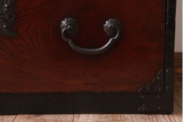 アンティーク家具　古民具・骨董　明治期　金具が美しい前面欅の仙台箪笥(衣装箪笥)