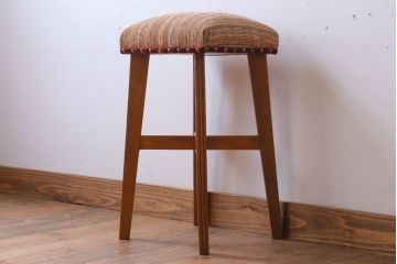 レトロ家具　和製アンティーク　古い木のレトロなクッション座面角スツール(1)