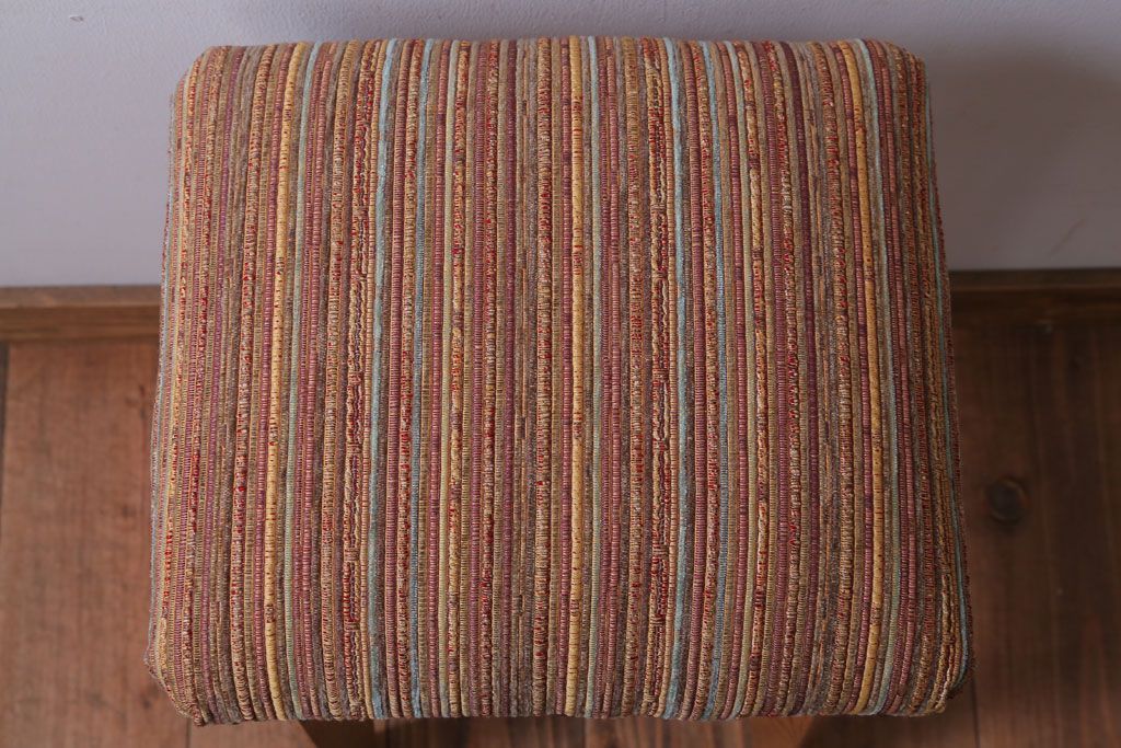 レトロ家具　和製アンティーク　古い木のレトロなクッション座面角スツール(1)