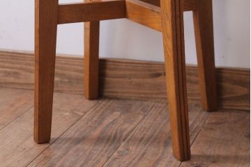 レトロ家具　和製アンティーク　古い木のレトロなクッション座面角スツール(1)