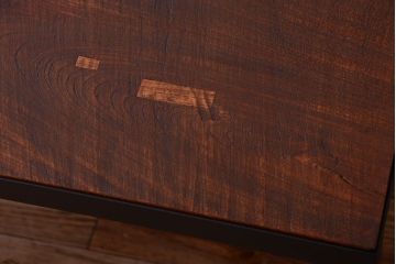 アンティーク家具　アンティーク　天板欅古材一枚板の鉄脚ダイニングテーブル(作業台)(2)