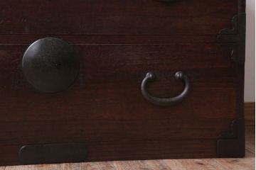 アンティーク家具　和製アンティーク　シンプルな丸金具の時代箪笥ローボード