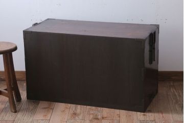 アンティーク家具　和製アンティーク　シンプルな丸金具の時代箪笥ローボード