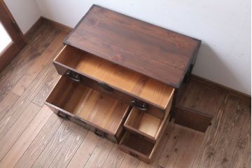 アンティーク家具　和製アンティーク　シンプルな丸金具の時代箪笥ローボード(3)