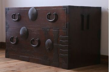 アンティーク家具　和製アンティーク　シンプルな丸金具の時代箪笥ローボード(3)