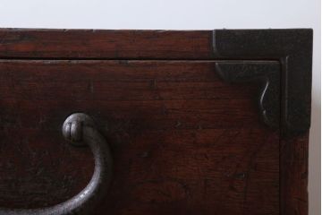 アンティーク家具　和製アンティーク　シンプルな丸金具の時代箪笥ローボード(3)