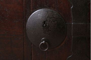 アンティーク家具　和製アンティーク　シンプルな丸金具の時代箪笥ローボード(3)