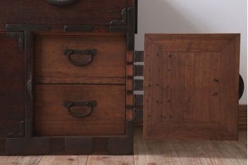 アンティーク家具　和製アンティーク　シンプルな丸金具の時代箪笥ローボード(3)