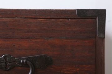 アンティーク家具　古民具・骨董　明治〜大正　総桐材!金具が立派な時代箪笥ローボード(衣装箪笥、桐箪笥、桐たんす)(1)