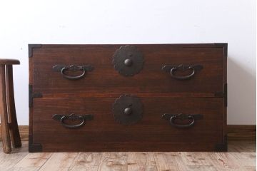 アンティーク家具　古民具・骨董　明治〜大正　総桐材!金具が立派な時代箪笥ローボード(衣装箪笥、桐箪笥、桐たんす)(2)