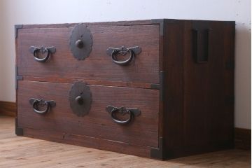 アンティーク家具　古民具・骨董　明治〜大正　総桐材!金具が立派な時代箪笥ローボード(衣装箪笥、桐箪笥、桐たんす)(2)