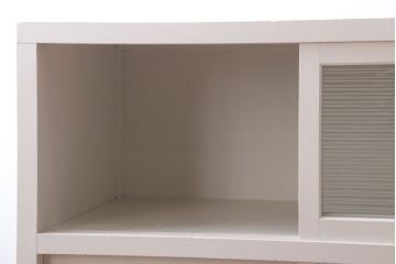 アンティーク家具　アンティークペイント　モールガラス入り!脚付き収納棚(サイドボード)