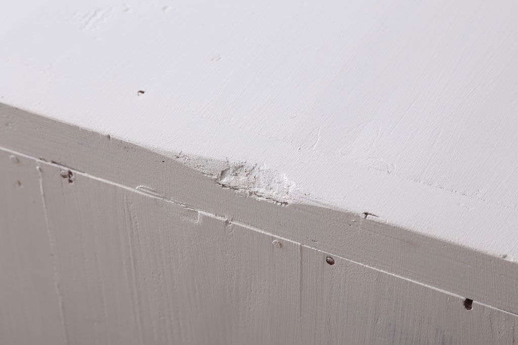 アンティーク家具　アンティークペイント　モールガラス入り!脚付き収納棚(サイドボード)