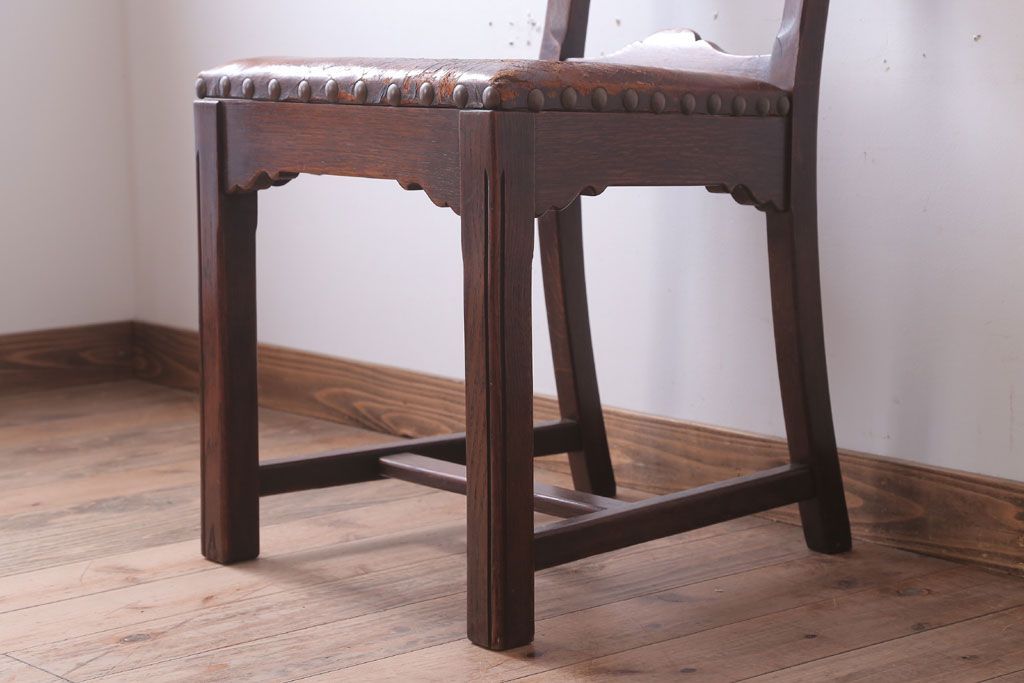 アンティーク家具　フランスアンティーク　本革座面のかわいいダイニングチェア(2)