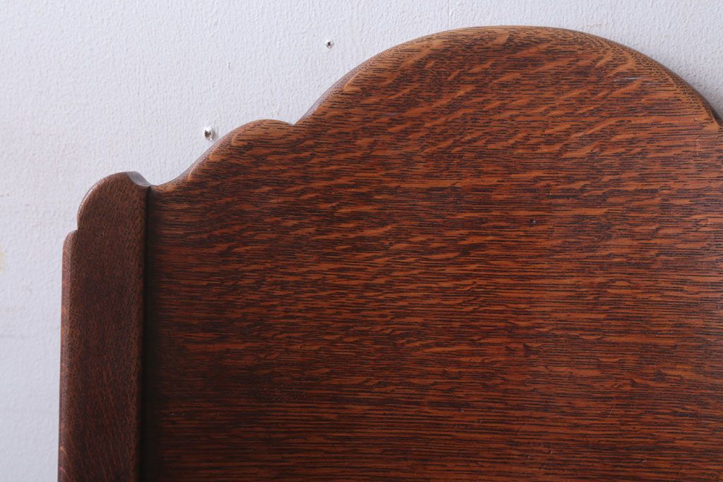 アンティーク家具　フランスアンティーク　本革座面のかわいいダイニングチェア(2)