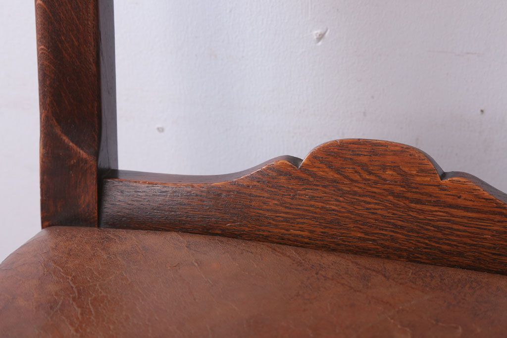 アンティーク家具　フランスアンティーク　本革座面のかわいいダイニングチェア(2)