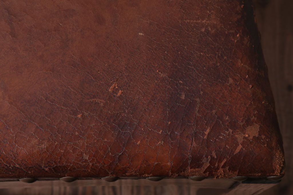 アンティーク家具　フランスアンティーク　本革座面のかわいいダイニングチェア(2)