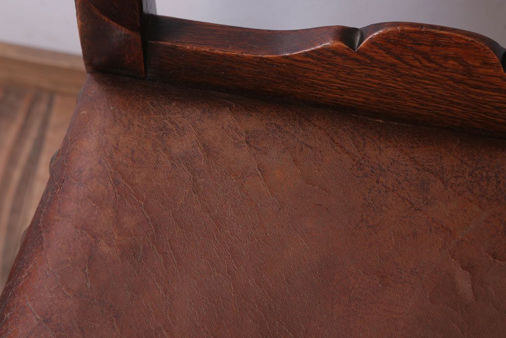 アンティーク家具　フランスアンティーク　本革座面のかわいいダイニングチェア(2)