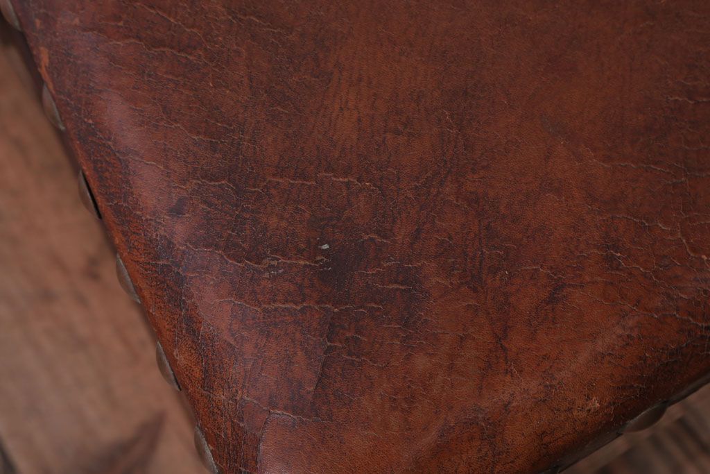 アンティーク家具　フランスアンティーク　本革座面のかわいいダイニングチェア(2)