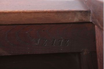 アンティーク家具　フランスアンティーク　本革座面のかわいいダイニングチェア(2)