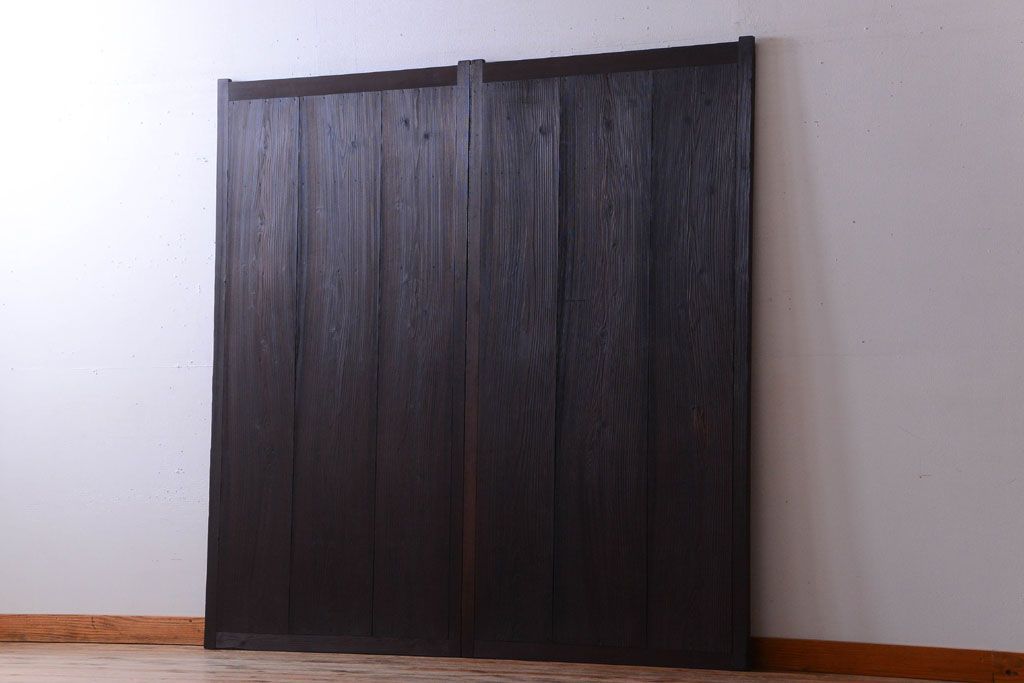 古民具・骨董　古い木製の味わい深いアンティーク板戸2枚セット