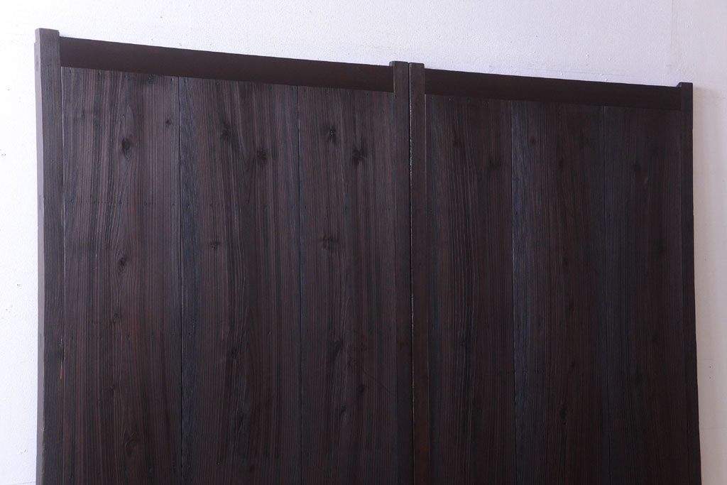 古民具・骨董　古い木製の味わい深いアンティーク板戸2枚セット