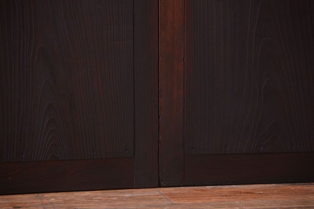 古民具・骨董　古い木製の味わい深いアンティーク板戸2枚セット