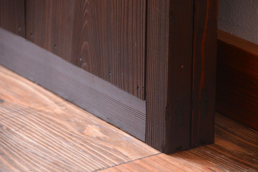 古民具・骨董　古い木製の味わい深いアンティーク板戸2枚セット