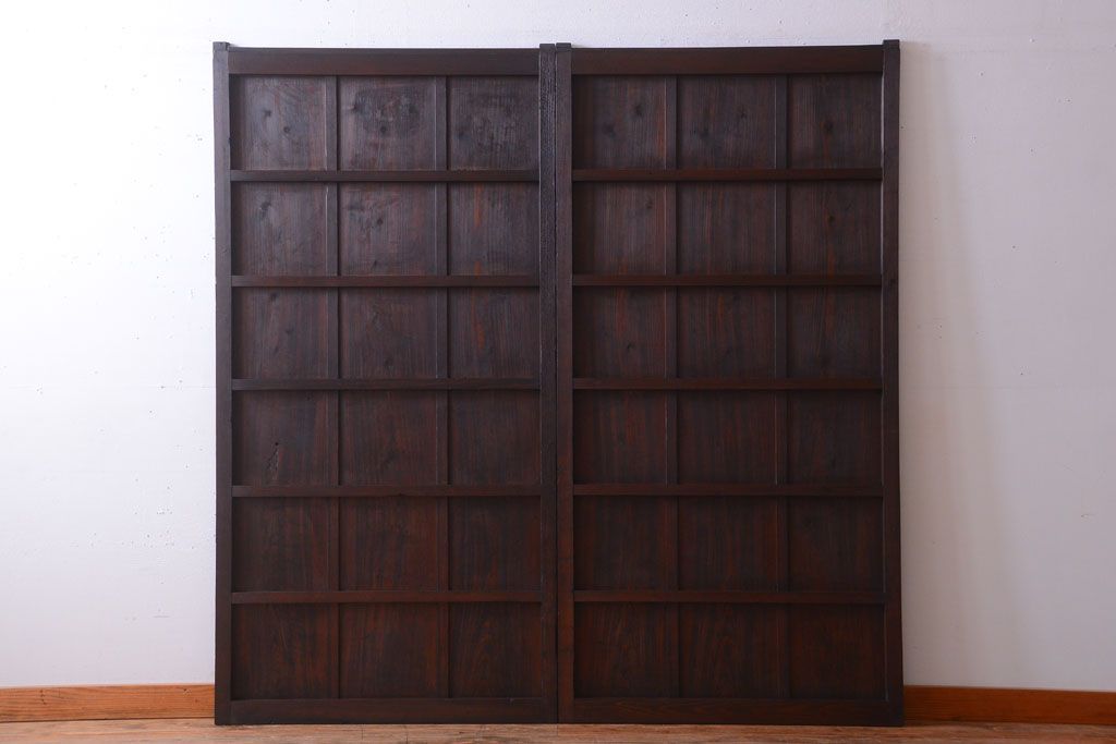 古民具・骨董　古い木製の味わい深いアンティーク板戸2枚セット