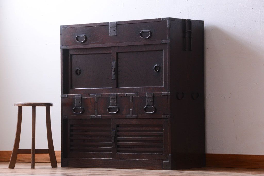 アンティーク家具　古民具・骨董　明治期　上手物!前面欅玉杢材のアンティーク帳場箪笥