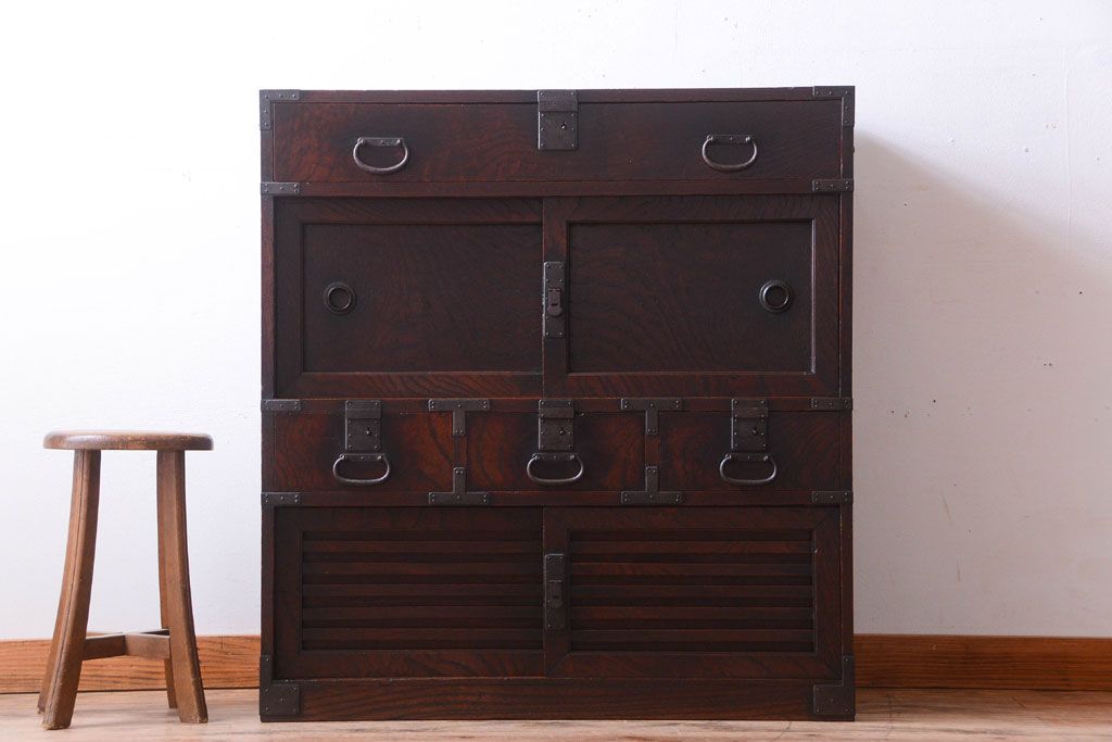 アンティーク家具　古民具・骨董　明治期　上手物!前面欅玉杢材のアンティーク帳場箪笥