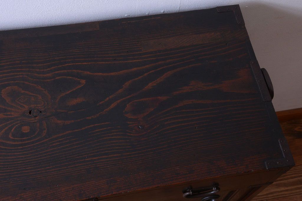 アンティーク家具　古民具・骨董　明治期　上手物!前面欅玉杢材のアンティーク帳場箪笥