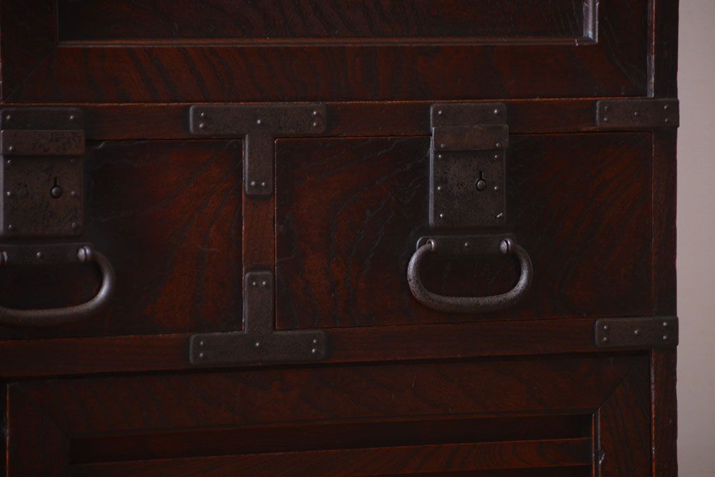 アンティーク家具　古民具・骨董　明治期　上手物!前面欅玉杢材のアンティーク帳場箪笥