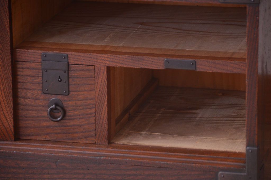 アンティーク家具　古民具・骨董　明治期　上手物!前面欅玉杢材のアンティーク帳場箪笥