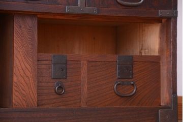 アンティーク家具　古民具・骨董　明治期　上手物!前面欅玉杢材のアンティーク帳場箪笥