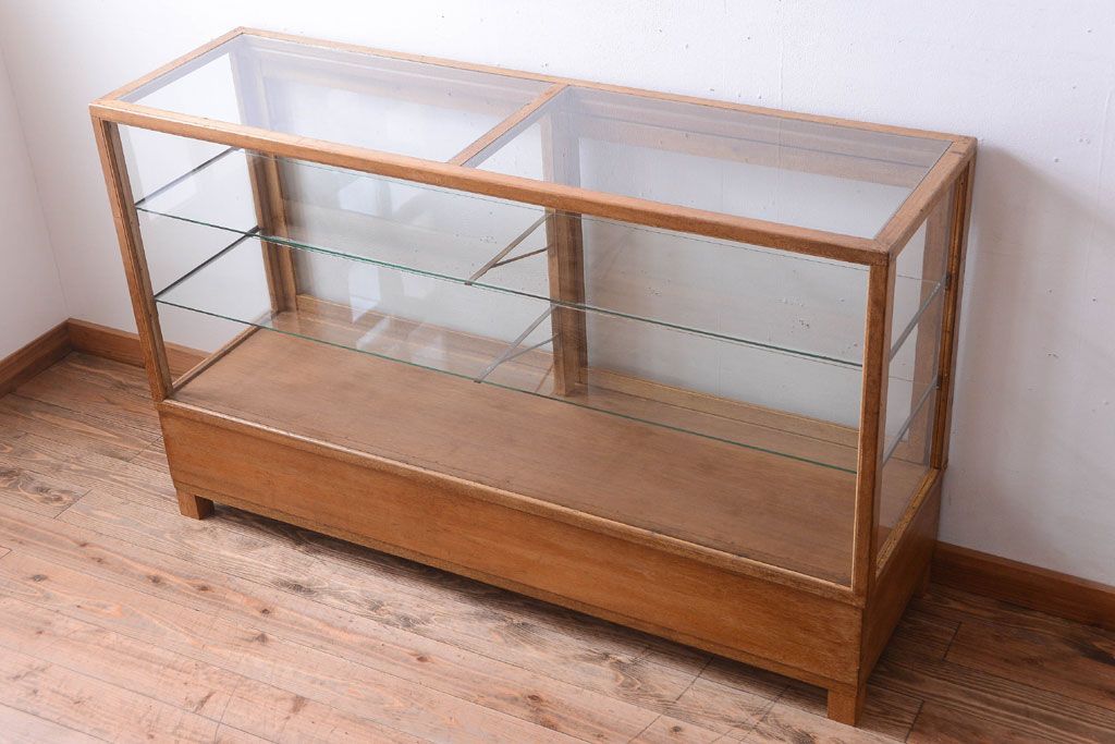 レトロ家具　昭和レトロ　古い木製のシンプルなアンティークガラスケース(ショーケース)(1)