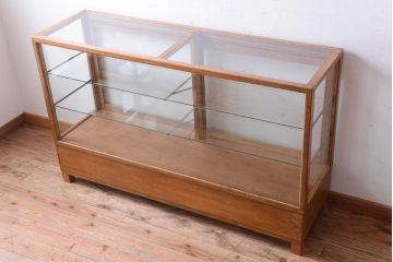 レトロ家具　昭和レトロ　古い木製のシンプルなアンティークガラスケース(ショーケース)(1)