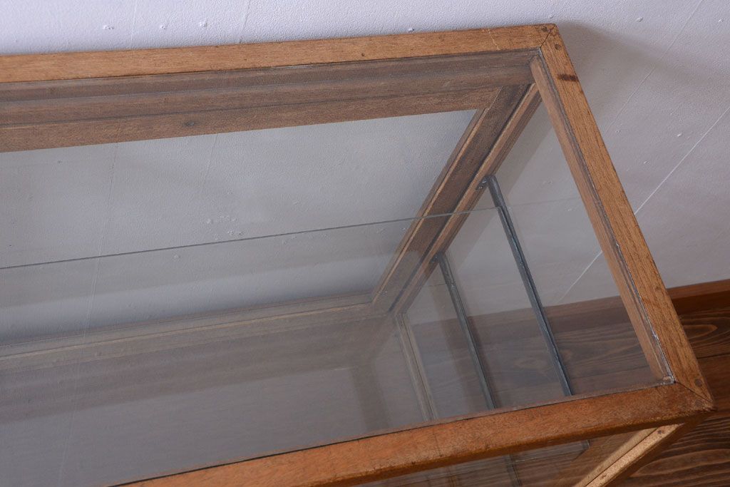 レトロ家具　昭和レトロ　古い木製のシンプルなアンティークガラスケース(ショーケース)(1)