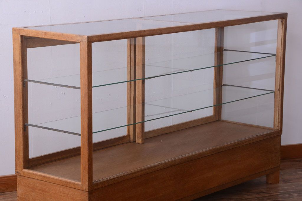 レトロ家具　昭和レトロ　古い木製のシンプルなアンティークガラスケース(ショーケース)(1)