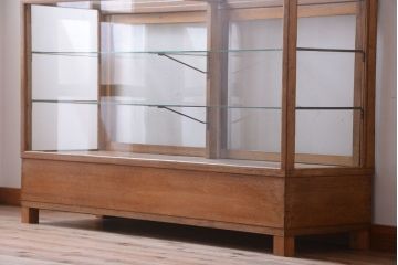 レトロ家具　昭和レトロ　古い木製のシンプルなアンティークガラスケース(ショーケース)(1)