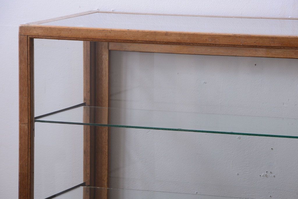 レトロ家具　昭和レトロ　古い木製のシンプルなアンティークガラスケース(ショーケース)(1)