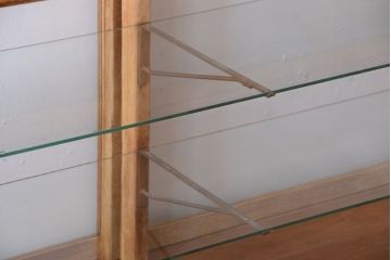 レトロ家具　昭和レトロ　古い木製のシンプルなアンティークガラスケース(ショーケース)(1)