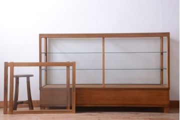レトロ家具　昭和レトロ　古い木製のシンプルなアンティークガラスケース(ショーケース)(1)