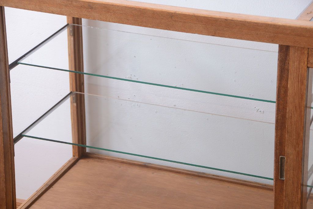 レトロ家具　昭和レトロ　古い木製のシンプルなアンティークガラスケース(ショーケース)(1)