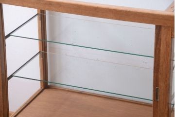 レトロ家具　昭和レトロ　古い木製のシンプルなアンティークガラスケース(ショーケース)(1)