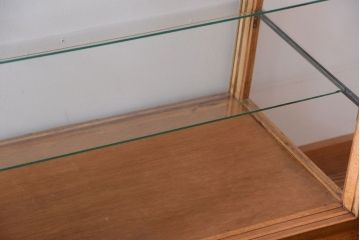 レトロ家具　昭和レトロ　古い木製のシンプルなアンティークガラスケース(ショーケース)(1)