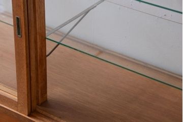 レトロ家具　昭和レトロ　古い木製のシンプルなアンティークガラスケース(ショーケース)(1)